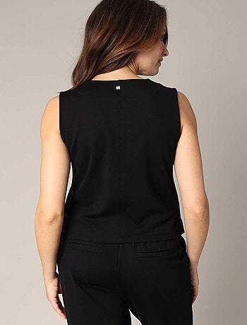 Gilet sans manches avec boutonnage classique et poches passepoilées
'Deeluxe'