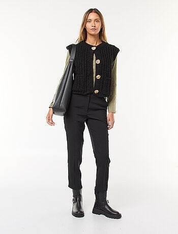 Gilet sans manches avec ouverture à larges boutons martelés