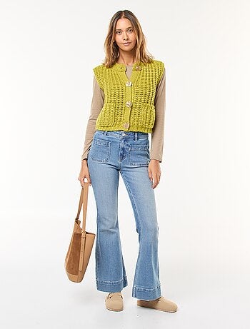 Gilet sans manches avec ouverture à larges boutons martelés