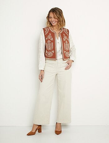 Gilet sans manches brodé style scandinave