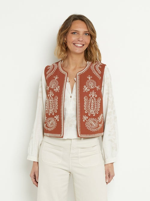 Gilet sans manches brodé style scandinave - Kiabi