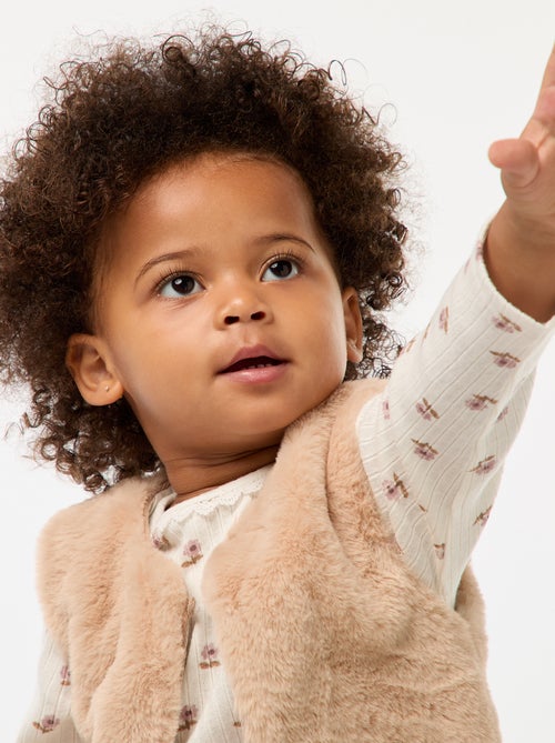 Gilet sans manches en fausse fourrure - Kiabi