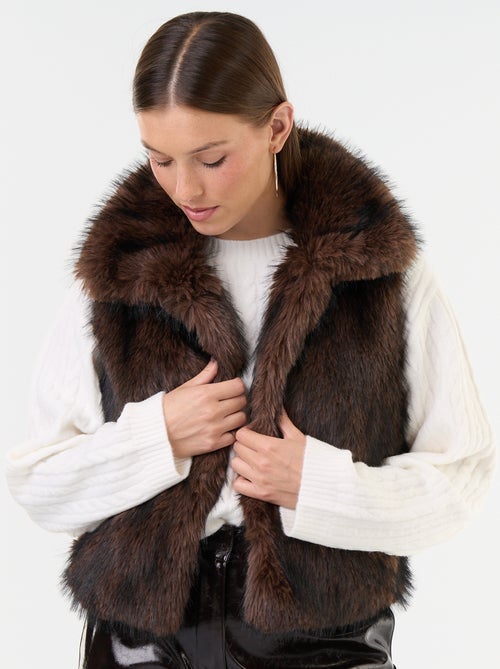 Gilet sans manches en fausse fourrure - Kiabi