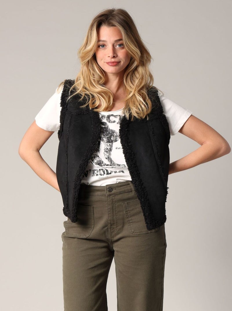 Gilet sans manches façon sherpa, esprit folk
 'Deeluxe' Noir - Kiabi