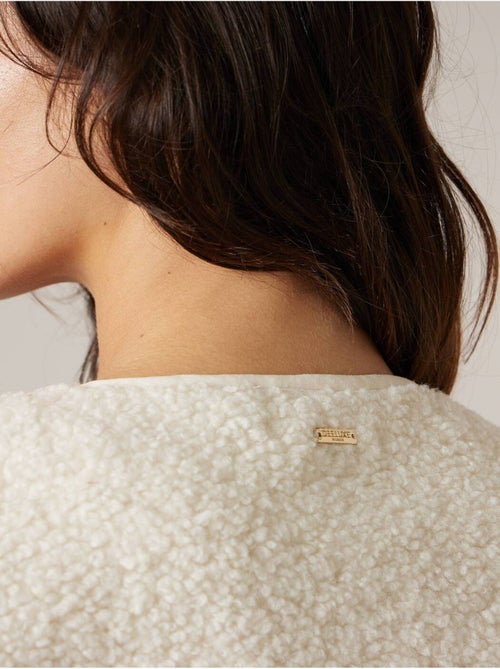 Gilet sans manches femme au toucher doux et texturé 'Deeluxe' - Kiabi