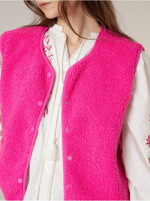 Gilet sans manches femme au toucher doux et texturé 'Deeluxe' - Kiabi