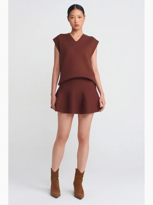 Gilet sans manches femme en maille côtelée, col v dilvin - Kiabi Gilet sans manches femme en maille côtelée, col v dilvin - Kiabi