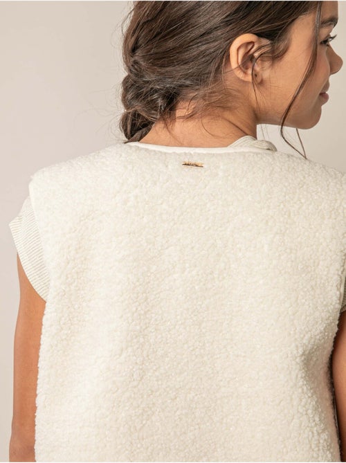 Gilet sans manches fille au toucher doux et texturé 'Deeluxe' - Kiabi