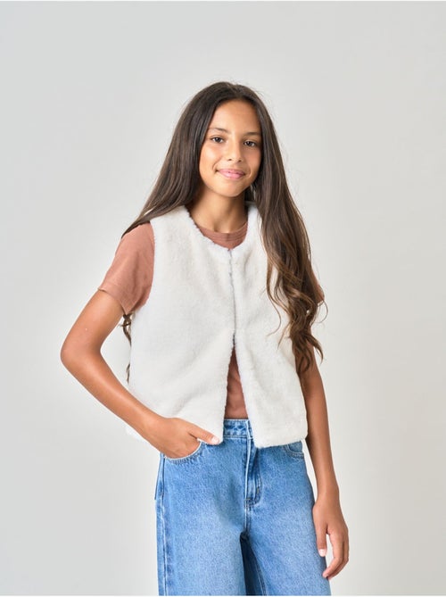 Gilet sans manches fille ultra doux, imitation fourrure 'deeluxe' - Kiabi Gilet sans manches fille ultra doux, imitation fourrure 'deeluxe' - Kiabi