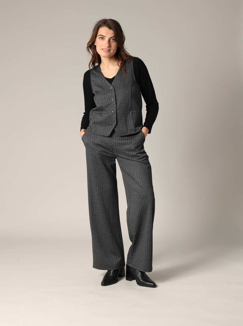 Gilet sans manches pour femme en tissu rayé, avec un style couture audacieux
 'Deeluxe' Gris foncé - Kiabi