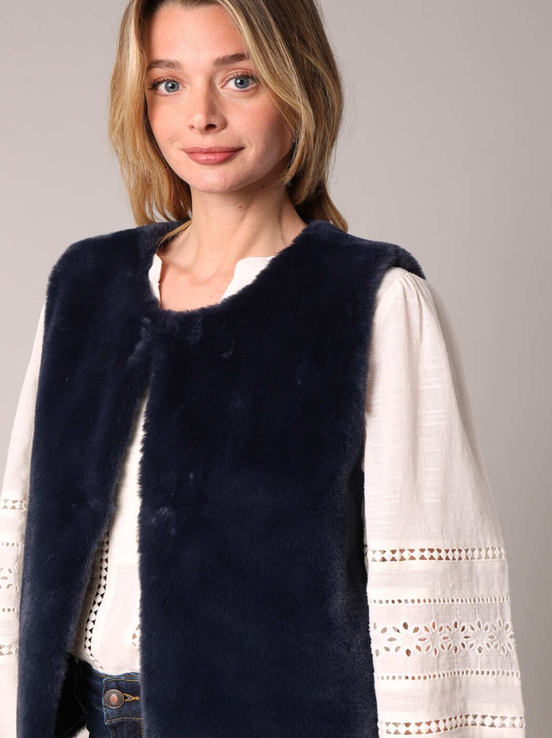Gilet sans manches ultra doux imitation fourrure
 'Deeluxe' Bleu marine - Kiabi