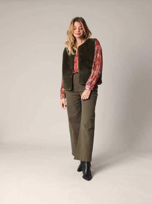 Gilet sans manches ultra doux imitation fourrure
 'Deeluxe' - Kiabi