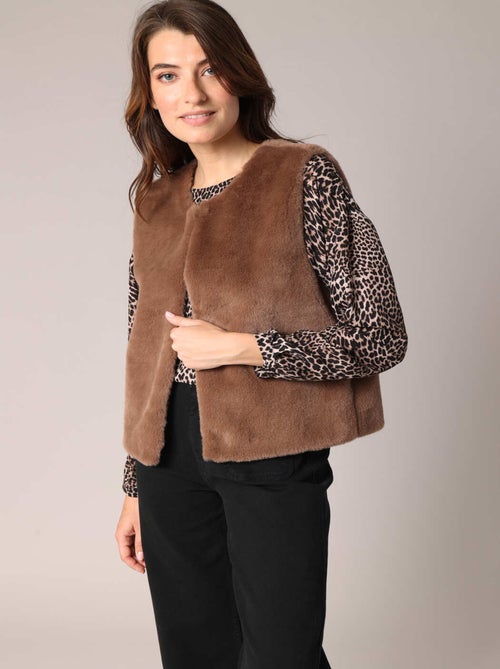 Gilet sans manches ultra doux imitation fourrure
 'Deeluxe' - Kiabi