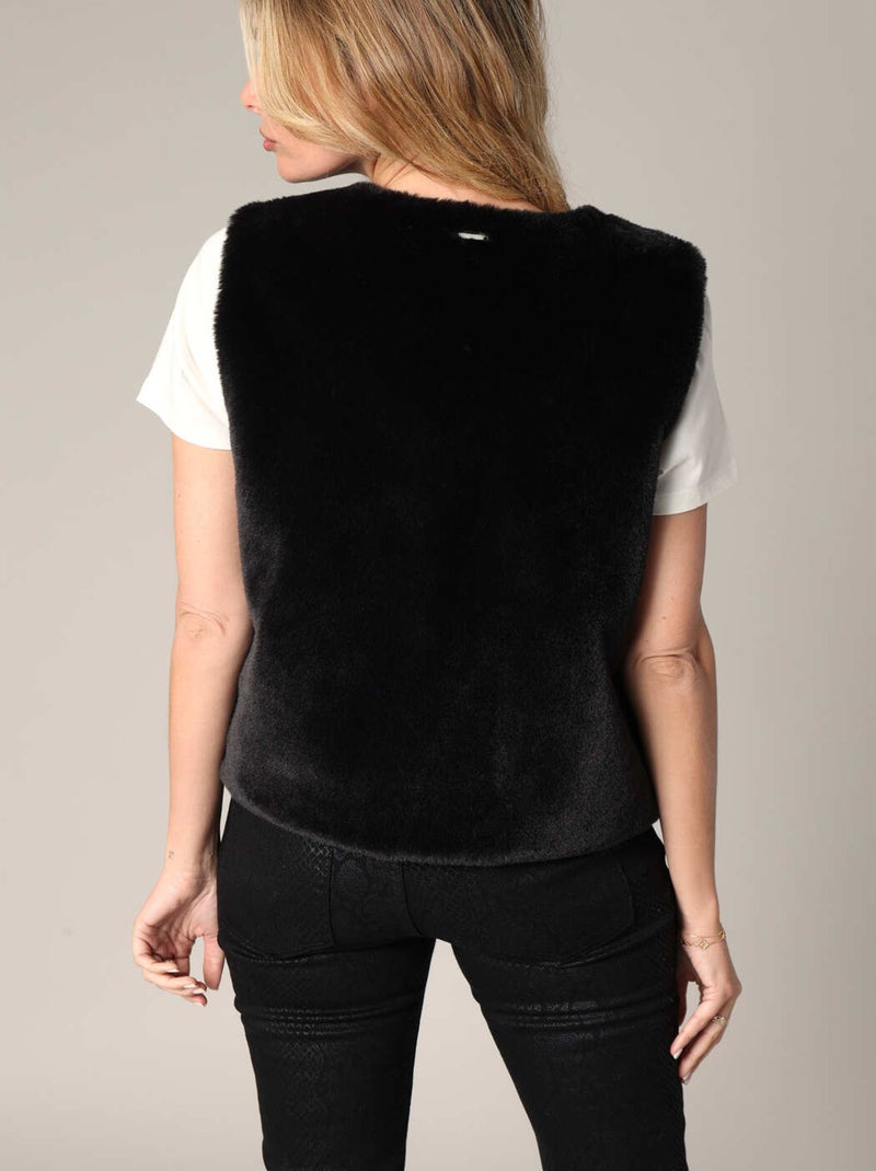 Gilet sans manches ultra doux imitation fourrure
 'Deeluxe' Noir - Kiabi