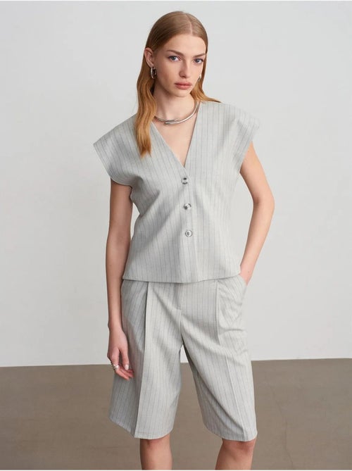 Gilet Tissé Rayé À Col V - Kiabi Gilet Tissé Rayé À Col V - Kiabi
