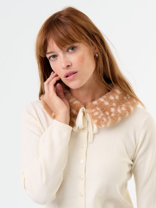 Gilet uni avec fausse fourrure au col - Kiabi Gilet uni avec fausse fourrure au col - Kiabi