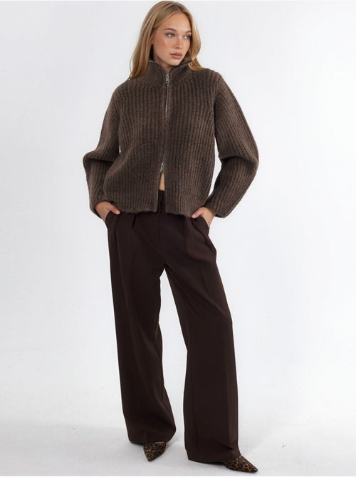 Gilet zippé à col roulé épais et texturé - Kiabi Gilet zippé à col roulé épais et texturé - Kiabi