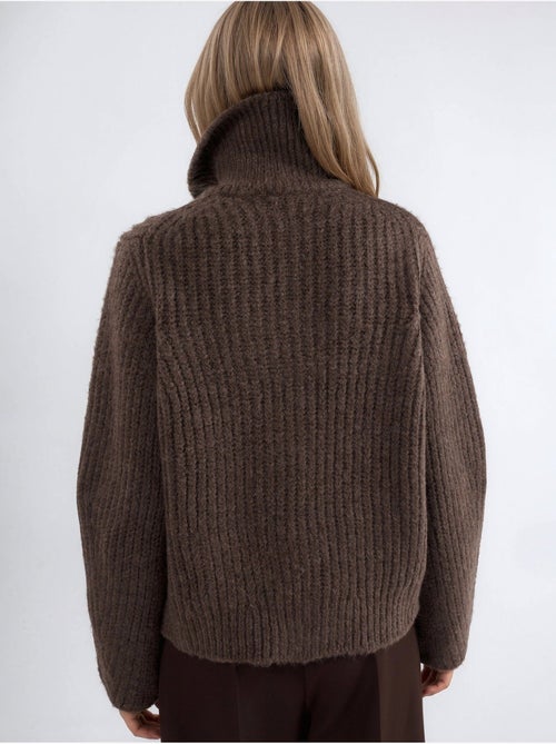 Gilet zippé à col roulé épais et texturé - Kiabi Gilet zippé à col roulé épais et texturé - Kiabi