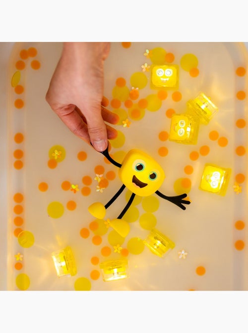 Glo Pals - Personnage Alex jaune et 2 cubes lumineux - Kiabi