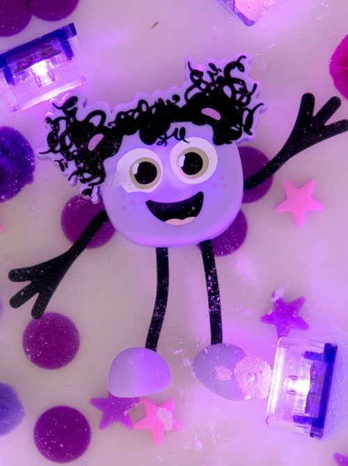 Glo Pals - Personnage Lila violet et 2 cubes lumineux - Kiabi