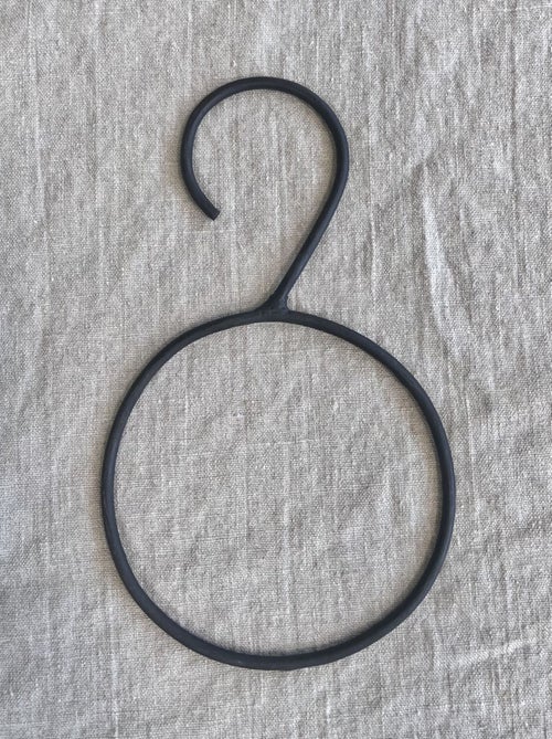 Grand cintre rond pour foulards - Kiabi