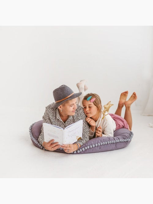 Grand coussin de sol avec pompons - Kiabi