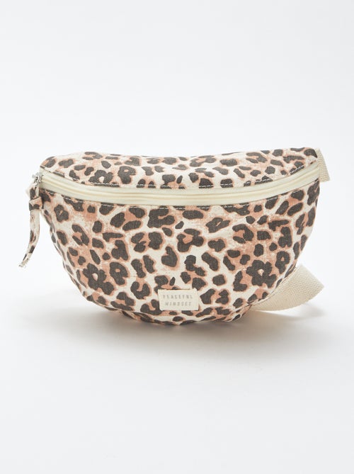 Grand sac banane avec étiquette tissée - Kiabi