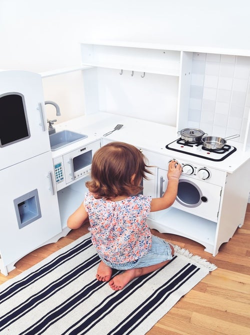 Grande cuisine d'angle bois avec lave-linge Mamabrum - Kiabi Grande cuisine d'angle bois avec lave-linge Mamabrum - Kiabi