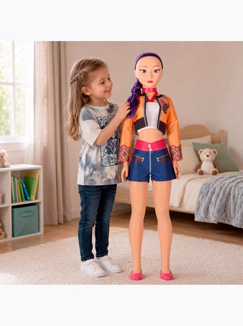 Grande poupée de 105 cm cheveux lilas +3 ans k-pop diva squad - Kiabi Grande poupée de 105 cm cheveux lilas +3 ans k-pop diva squad - Kiabi