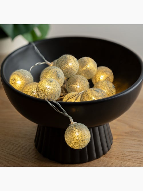 Guirlande LED 16 boules à pile TARA - Kiabi