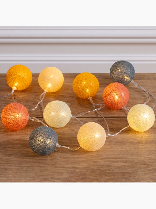 Guirlande LED à pile boules en coton tissé OYA - Kiabi Guirlande LED à pile boules en coton tissé OYA - Kiabi