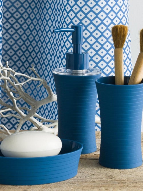 Guy Levasseur - Distributeur de savon en polystyrène - Kiabi