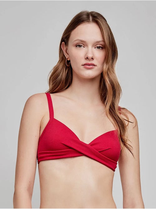 Haut de bikini grande taille en tissu structuré - Kiabi Haut de bikini grande taille en tissu structuré - Kiabi