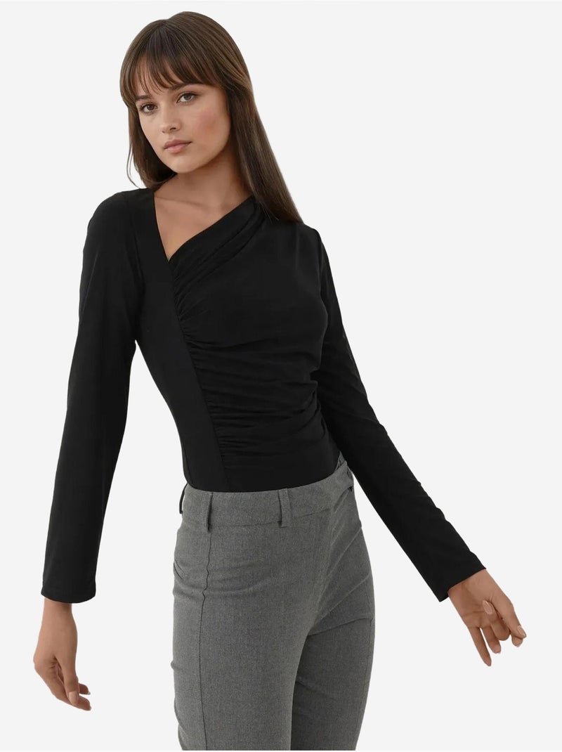 Haut tricoté à manches longues et col asymétrique Noir - Kiabi