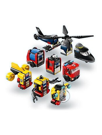 Hélicoptère camion de pompiers et sous-marin