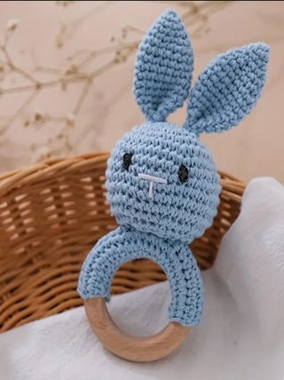 Hochet en crochet LAPIN Bleu Les Chatounets