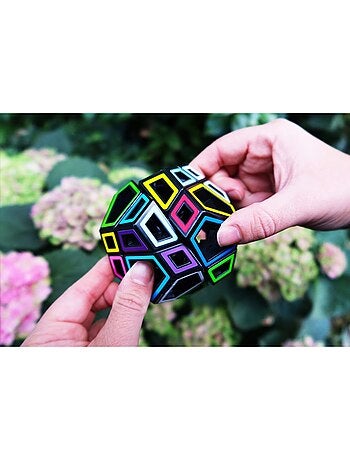 Hollow skewb ultimate
