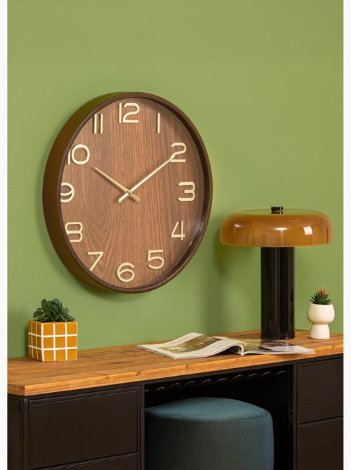 Horloge chiffres métal, fond aspect bois - Kiabi