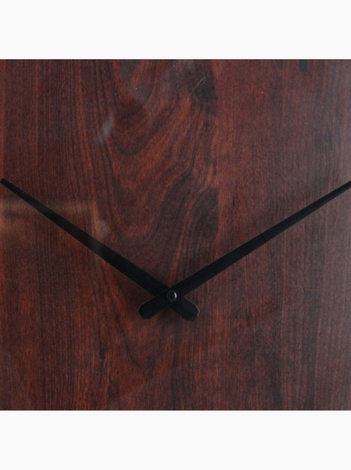 Horloge ronde vitrée en bois foncé 55cm - Kiabi Horloge ronde vitrée en bois foncé 55cm - Kiabi
