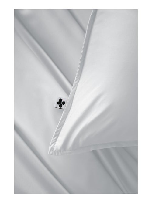 Housse de couette - L'effet papillon - 100% Viscose de bambou 120 fils/cm² - Kiabi Housse de couette - L'effet papillon - 100% Viscose de bambou 120 fils/cm² - Kiabi