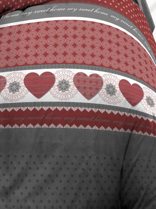 Housse de couette + 2 taies d'oreiller 63 x 63 cm - Pur coton 57 fils - Coeurs rouge - Kiabi Housse de couette + 2 taies d'oreiller 63 x 63 cm - Pur coton 57 fils - Coeurs rouge - Kiabi