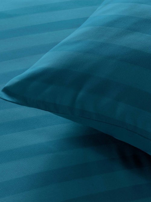 Housse de couette 240x220 + 2 taies Cléo bleu - Kiabi Housse de couette 240x220 + 2 taies Cléo bleu - Kiabi