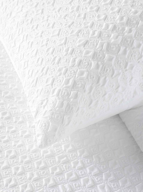 Housse de couette 240x220 + 2 taies gaufrées blanche - Kiabi Housse de couette 240x220 + 2 taies gaufrées blanche - Kiabi