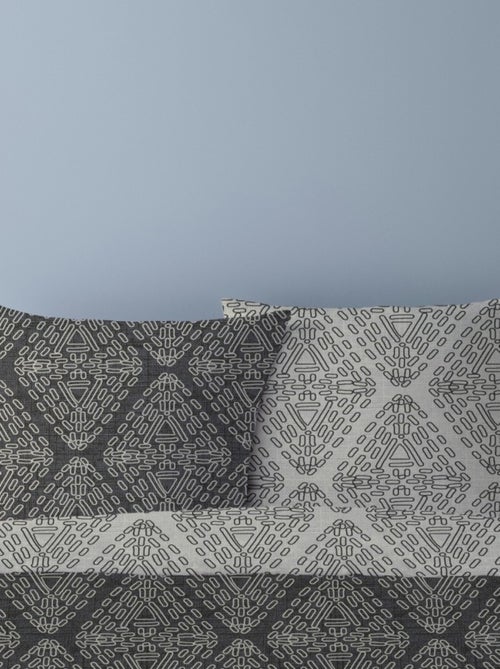 Housse de couette 240x220 JOSHUA + 2 taies microfibres - Kiabi Housse de couette 240x220 JOSHUA + 2 taies microfibres - Kiabi