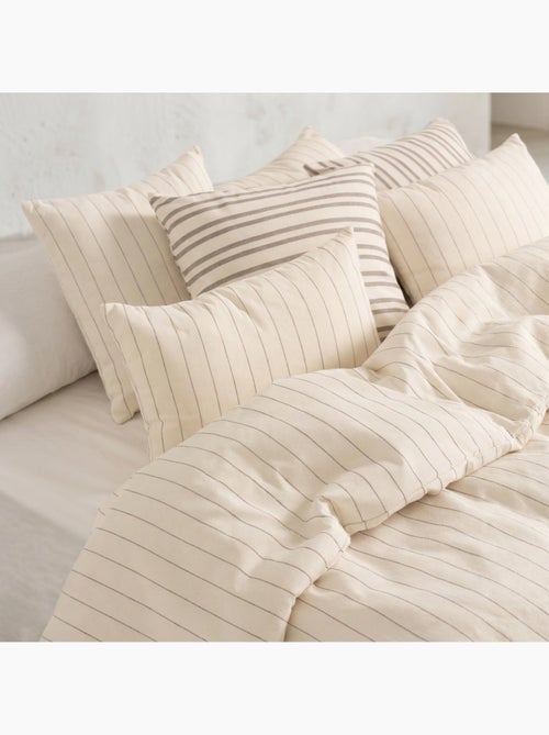 Housse de couette en coton avec fils en relief, tissu texturé. N’inclut pas les taies d’oreiller. - Kiabi Housse de couette en coton avec fils en relief, tissu texturé. N’inclut pas les taies d’oreiller. - Kiabi