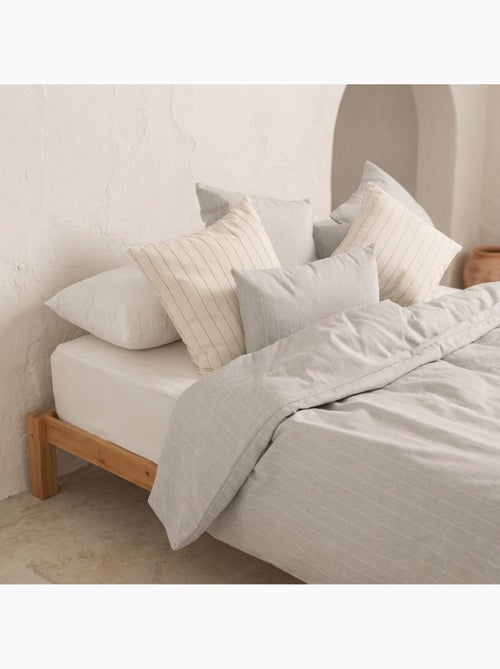 Housse de couette en coton avec fils en relief, tissu texturé. N’inclut pas les taies d’oreiller. - Kiabi