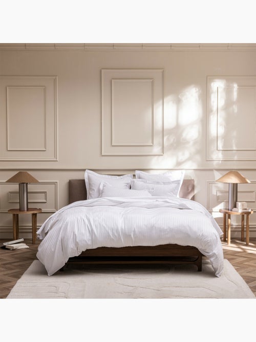 Housse de couette — satin de coton peigné Prestige — rayures - Kiabi Housse de couette — satin de coton peigné Prestige — rayures - Kiabi