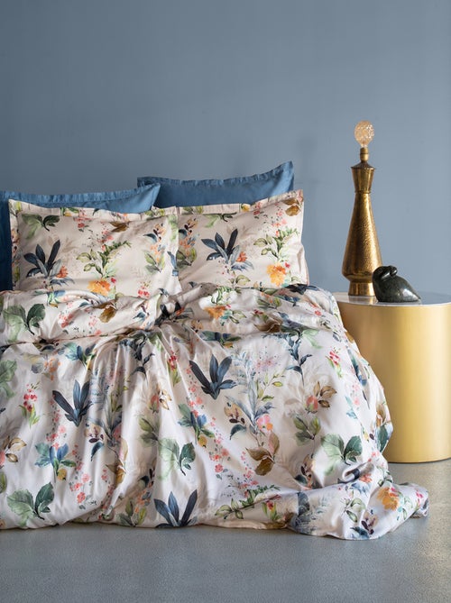 Housse de couette + taies oreiller satin de coton "Claude" - Kiabi Housse de couette + taies oreiller satin de coton "Claude" - Kiabi