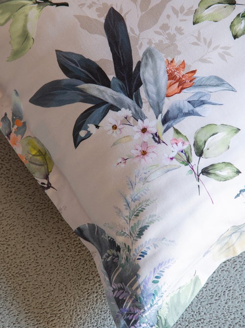 Housse de couette + taies oreiller satin de coton "Claude" - Kiabi Housse de couette + taies oreiller satin de coton "Claude" - Kiabi