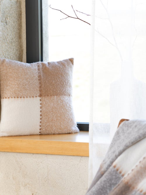 Housse de coussin à carreaux aspect mohair - Kiabi
